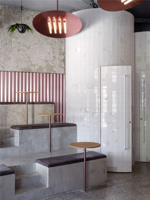 辦公室里突兀的大柱子如何裝飾設(shè)計(jì)